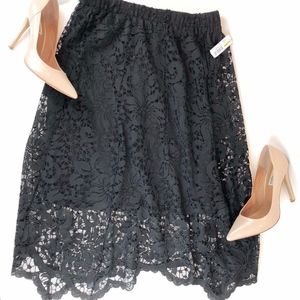 Black Lace Scallop Hem Midi Skirt Size Small NWT